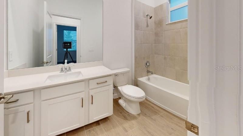 En Renta: $2,950 (3 camas, 3 baños, 2201 Pies cuadrados)