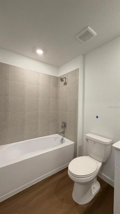For Rent: $2,050 (3 beds, 2 baths, 1429 Square Feet)