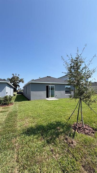 For Rent: $2,050 (3 beds, 2 baths, 1429 Square Feet)