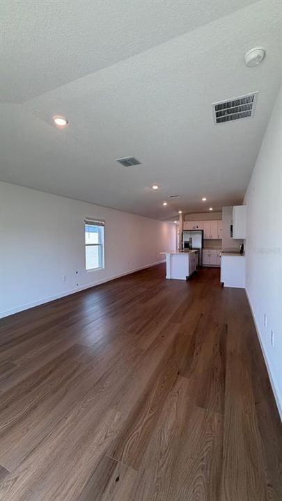 For Rent: $2,050 (3 beds, 2 baths, 1429 Square Feet)