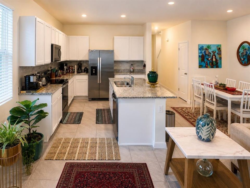 For Rent: $2,900 (3 beds, 2 baths, 1758 Square Feet)