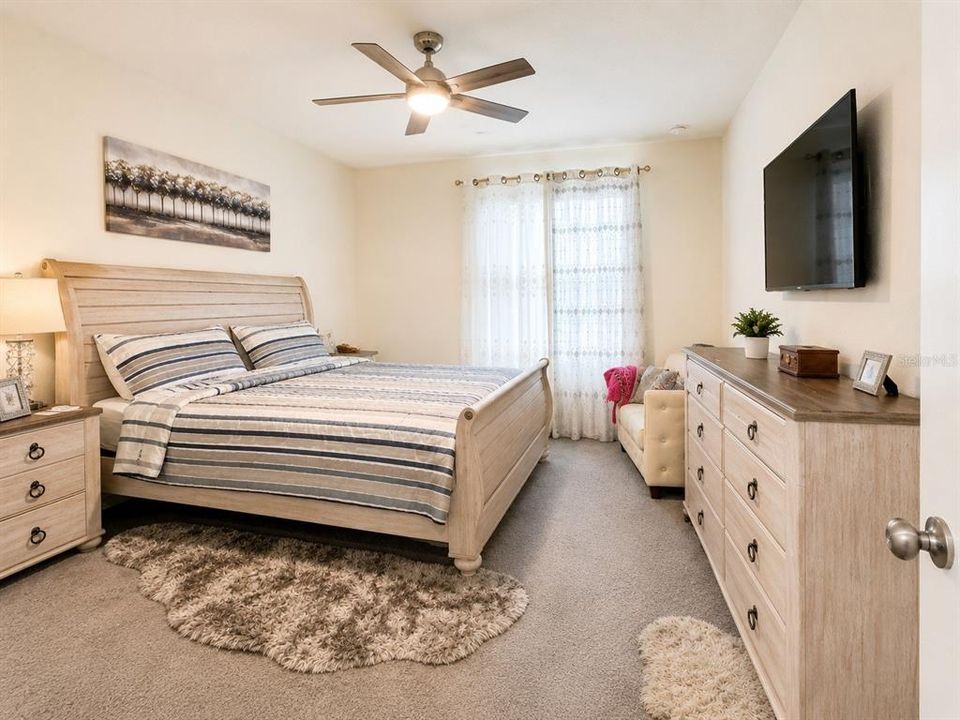 For Rent: $2,900 (3 beds, 2 baths, 1758 Square Feet)