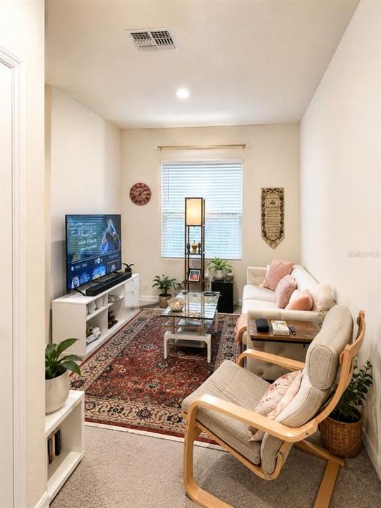 For Rent: $2,900 (3 beds, 2 baths, 1758 Square Feet)