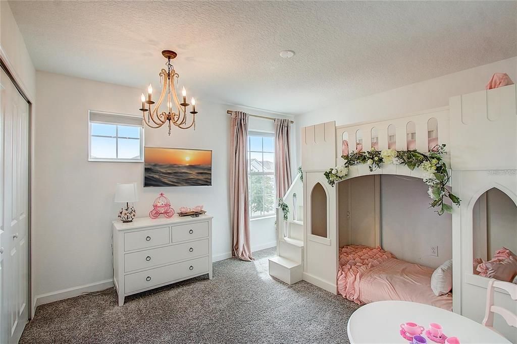 For Sale: $645,000 (5 beds, 5 baths, 3081 Square Feet)