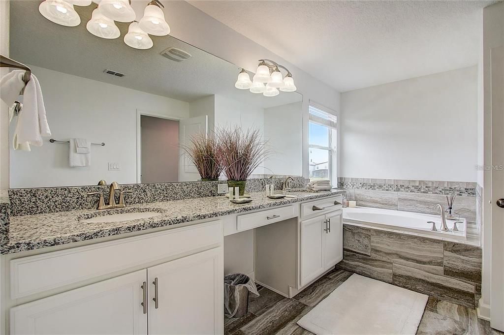 For Sale: $645,000 (5 beds, 5 baths, 3081 Square Feet)