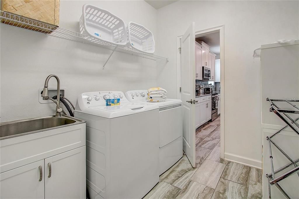 For Sale: $645,000 (5 beds, 5 baths, 3081 Square Feet)