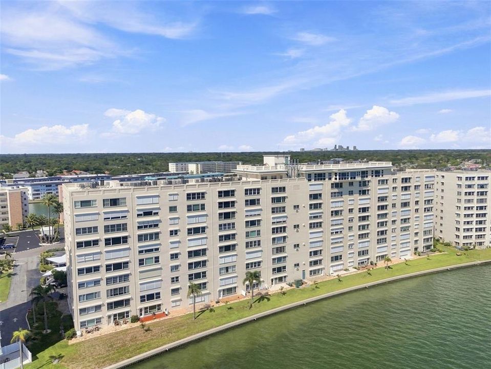 合同活跃: $225,000 (2 贝兹, 2 浴室, 1450 平方英尺)
