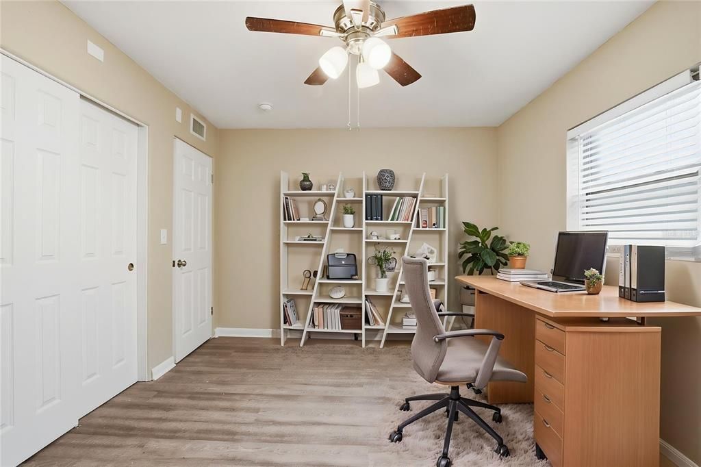 For Sale: $244,900 (5 beds, 2 baths, 2258 Square Feet)