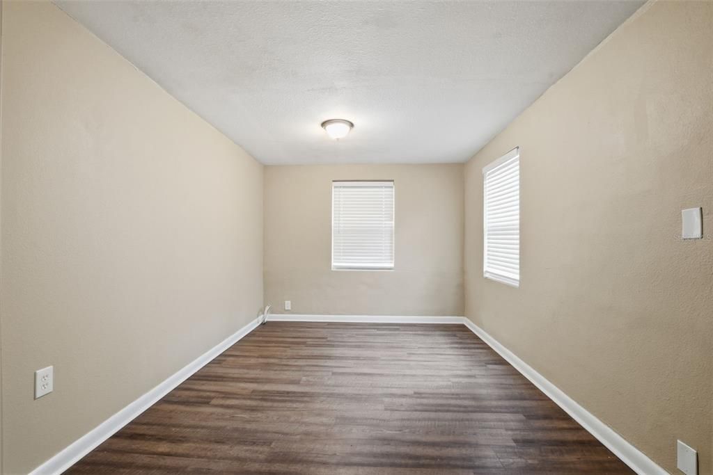 For Sale: $244,900 (5 beds, 2 baths, 2258 Square Feet)