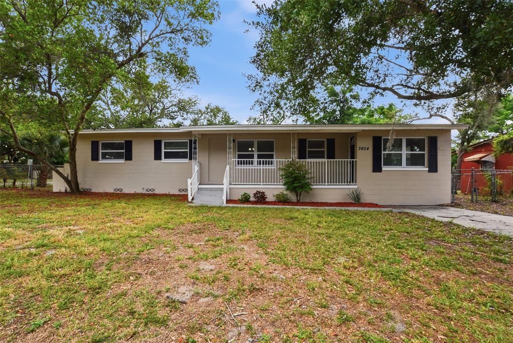 For Sale: $244,900 (5 beds, 2 baths, 2258 Square Feet)