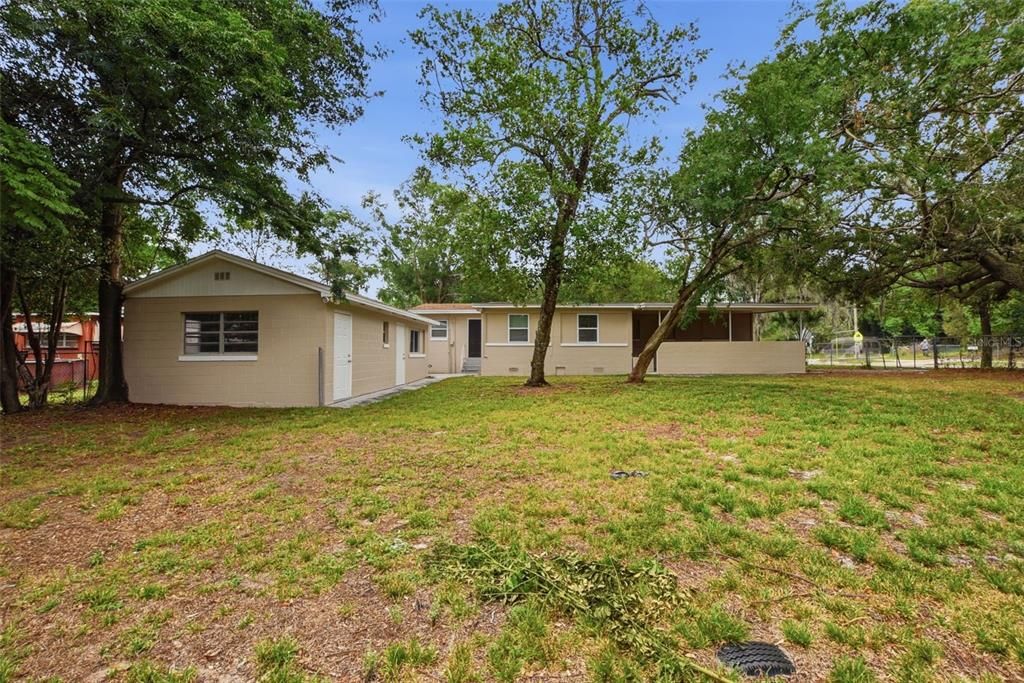 For Sale: $244,900 (5 beds, 2 baths, 2258 Square Feet)