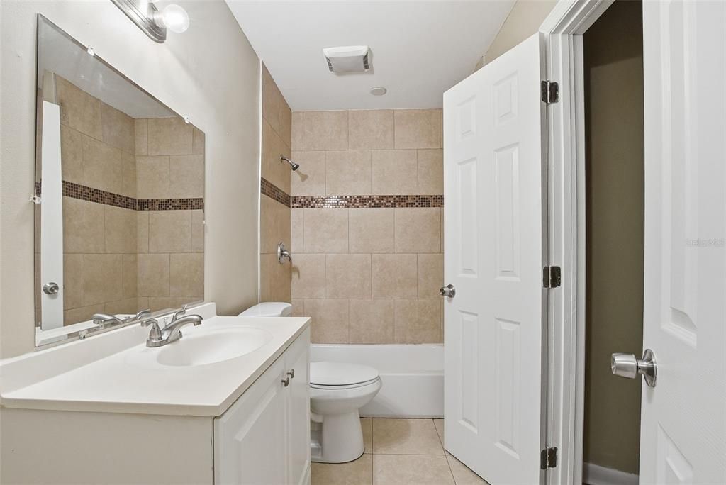 For Sale: $244,900 (5 beds, 2 baths, 2258 Square Feet)