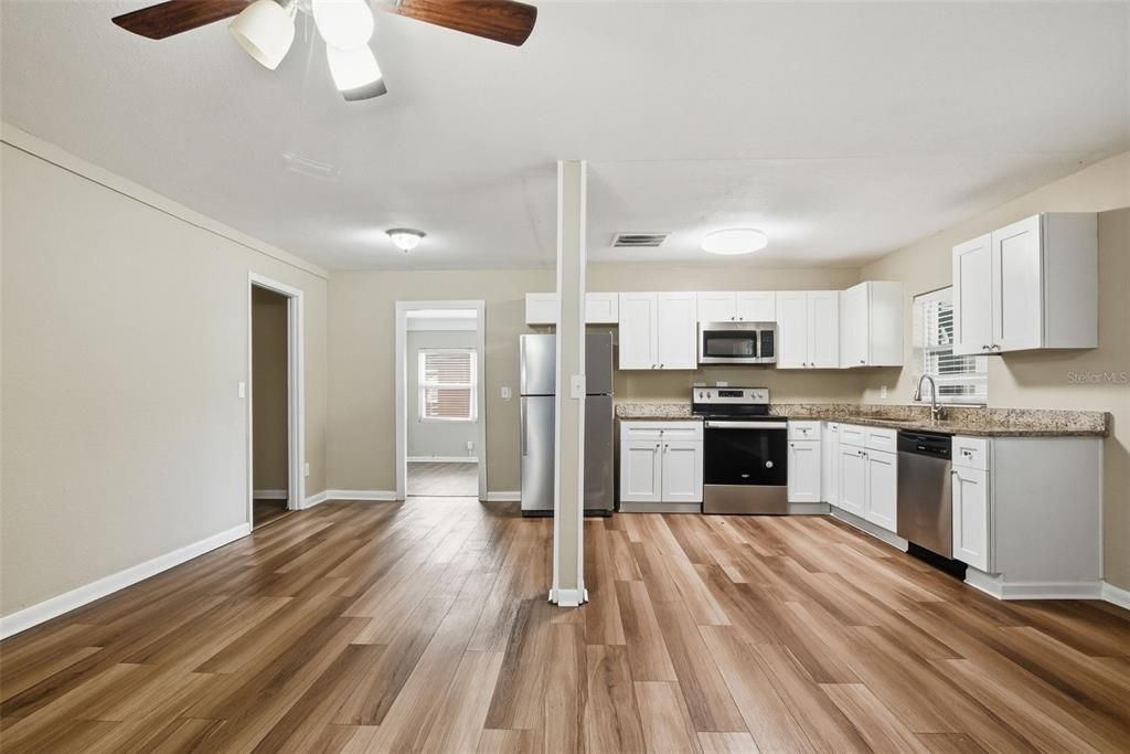 For Sale: $244,900 (5 beds, 2 baths, 2258 Square Feet)