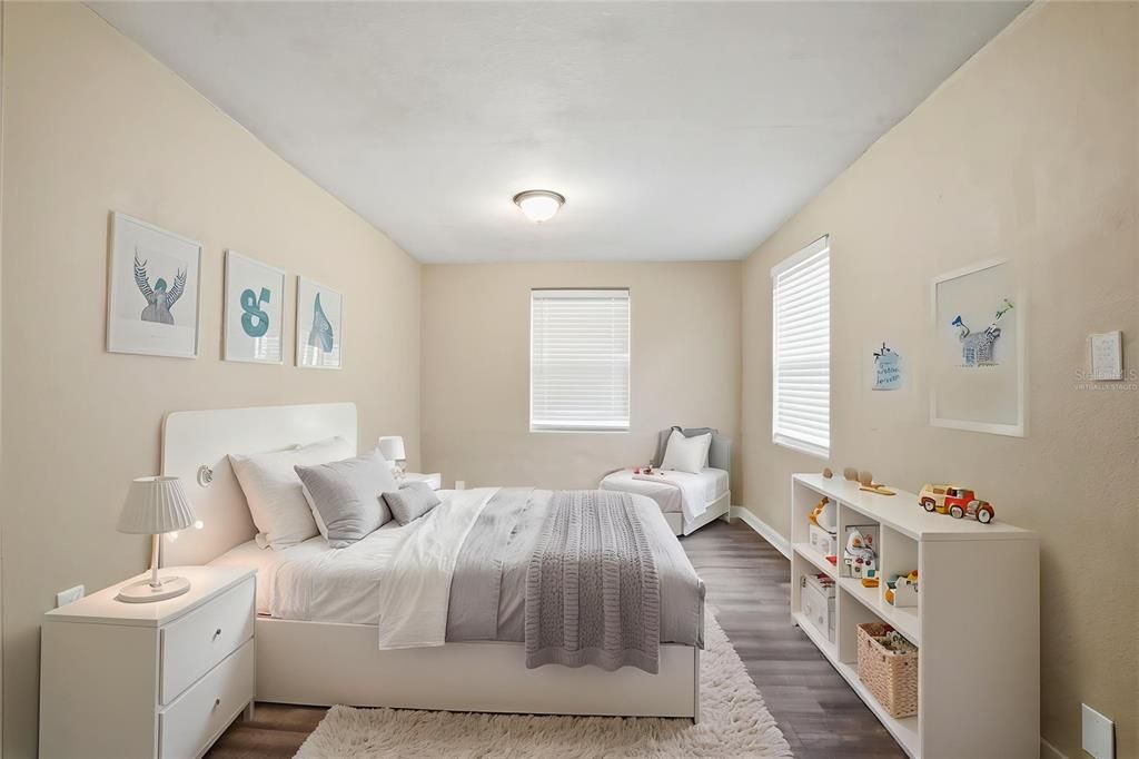 For Sale: $244,900 (5 beds, 2 baths, 2258 Square Feet)