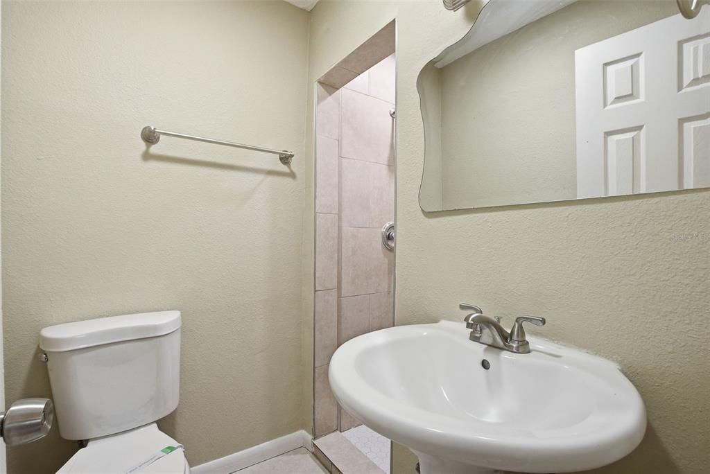 For Sale: $244,900 (5 beds, 2 baths, 2258 Square Feet)
