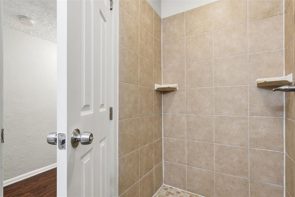 En Venta: $293,260 (3 camas, 2 baños, 1391 Pies cuadrados)