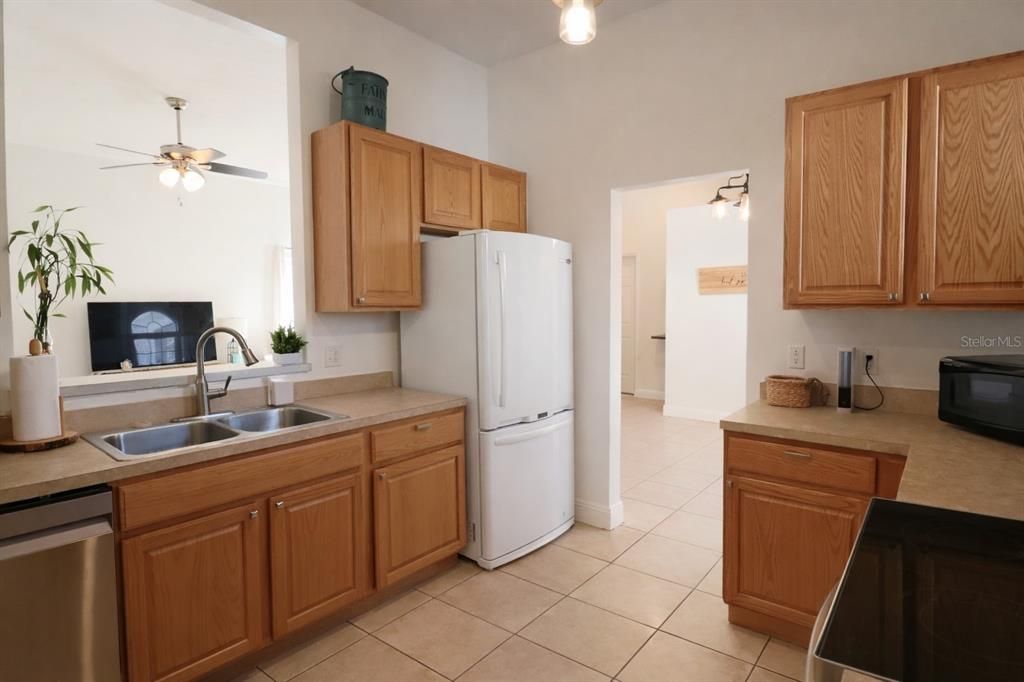En Venta: $360,000 (4 camas, 2 baños, 1464 Pies cuadrados)