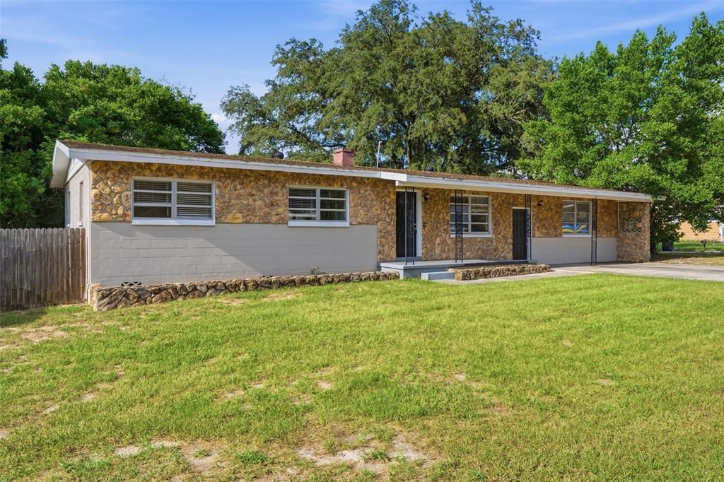 For Sale: $236,900 (3 beds, 2 baths, 1614 Square Feet)
