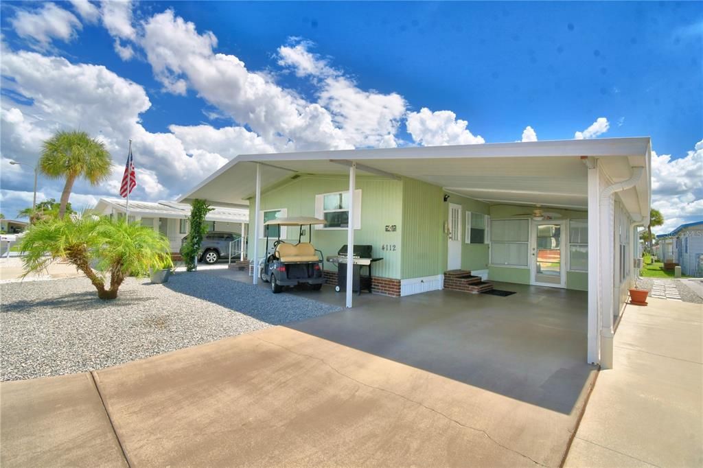Active With Contract: $119,900 (2 beds, 2 baths, 912 Square Feet)