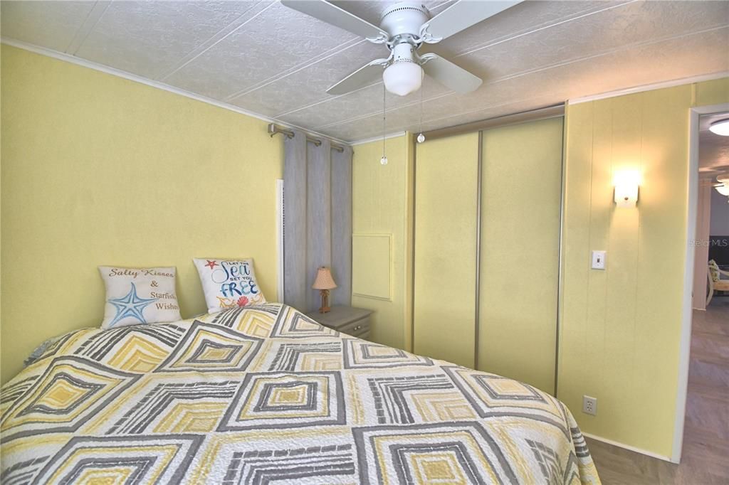 Active With Contract: $119,900 (2 beds, 2 baths, 912 Square Feet)
