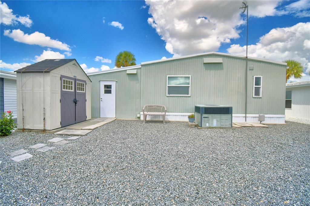 Active With Contract: $119,900 (2 beds, 2 baths, 912 Square Feet)