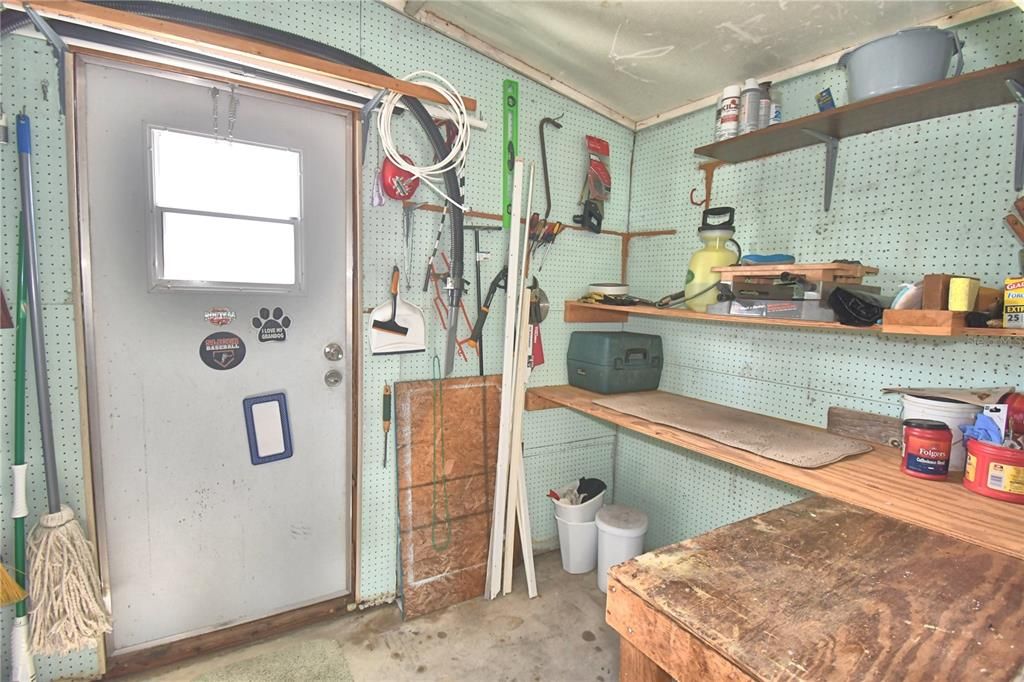 Active With Contract: $119,900 (2 beds, 2 baths, 912 Square Feet)
