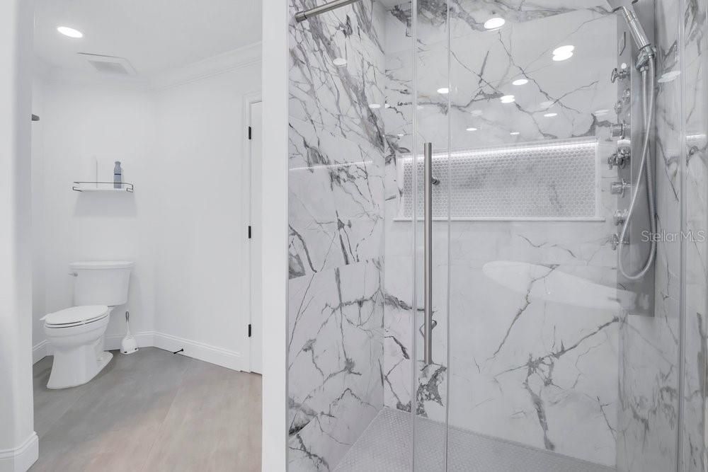 En Venta: $610,000 (3 camas, 2 baños, 2104 Pies cuadrados)