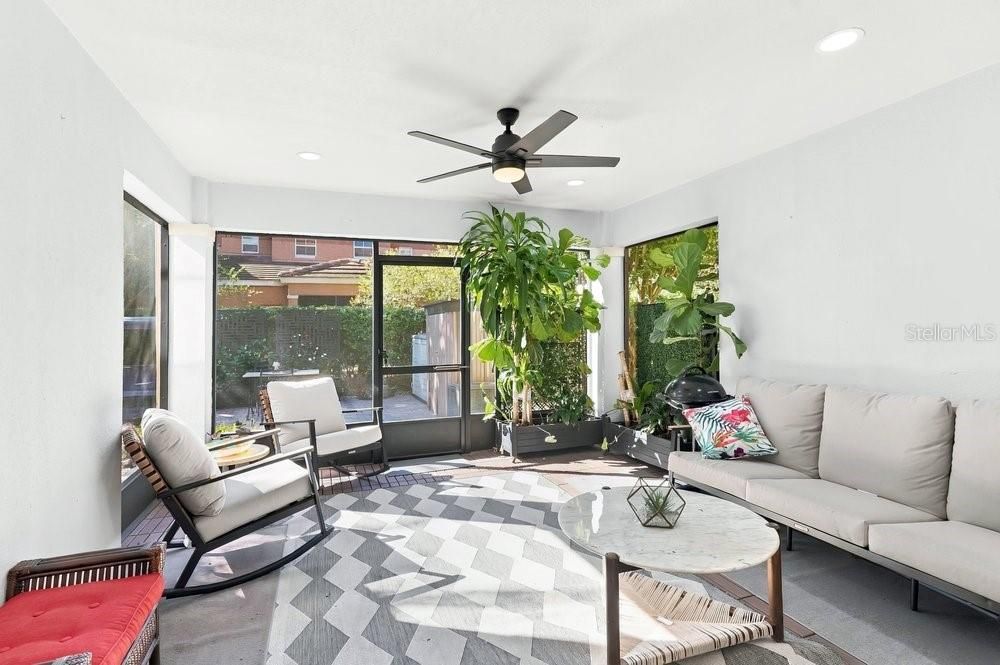 En Venta: $610,000 (3 camas, 2 baños, 2104 Pies cuadrados)