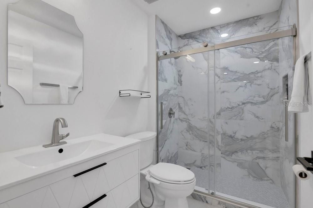 En Venta: $610,000 (3 camas, 2 baños, 2104 Pies cuadrados)
