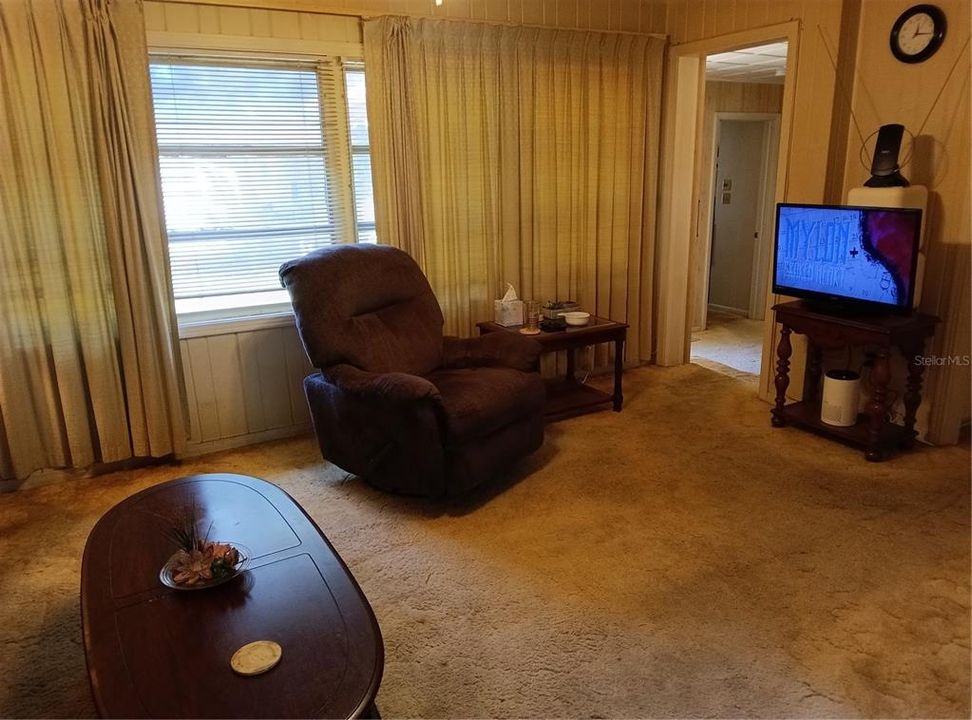 For Sale: $289,900 (3 beds, 2 baths, 1640 Square Feet)