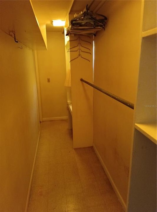 For Sale: $289,900 (3 beds, 2 baths, 1640 Square Feet)
