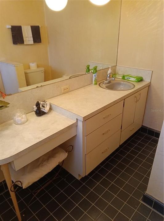 For Sale: $289,900 (3 beds, 2 baths, 1640 Square Feet)