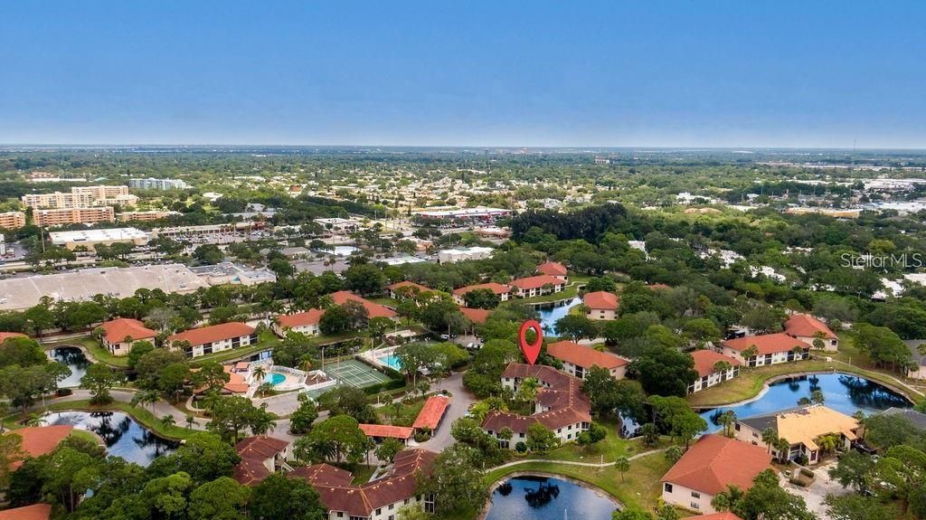 На продажу: $269,900 (2 спален, 2 ванн, 1174 Квадратных фут)