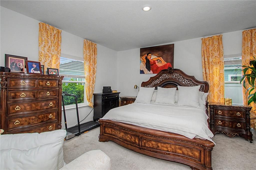 For Sale: $315,000 (4 beds, 3 baths, 2039 Square Feet)