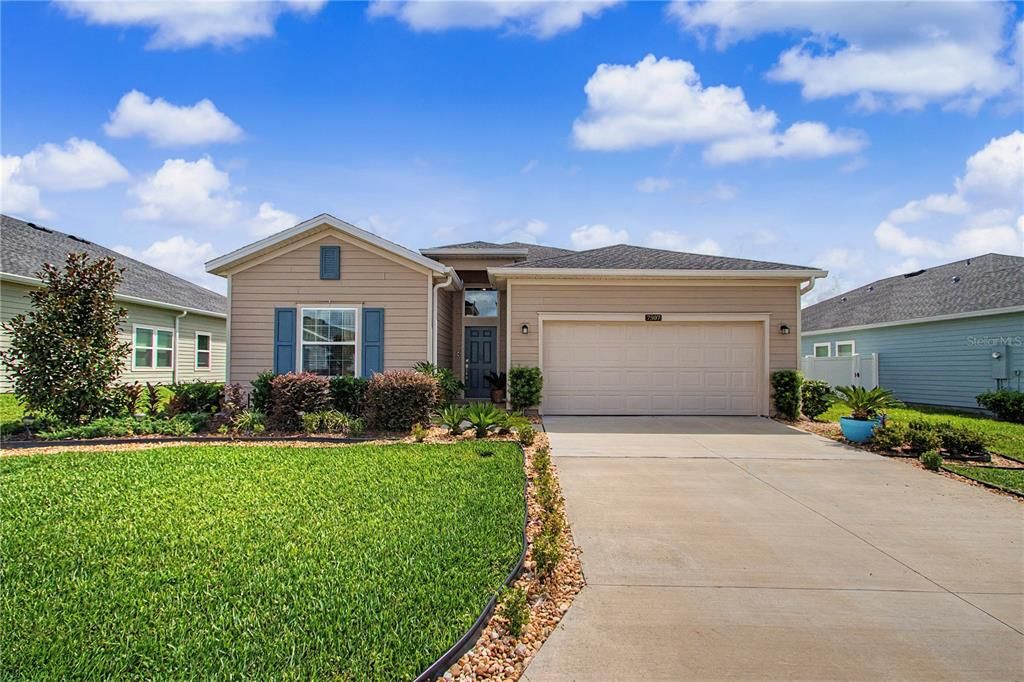 For Sale: $315,000 (4 beds, 3 baths, 2039 Square Feet)