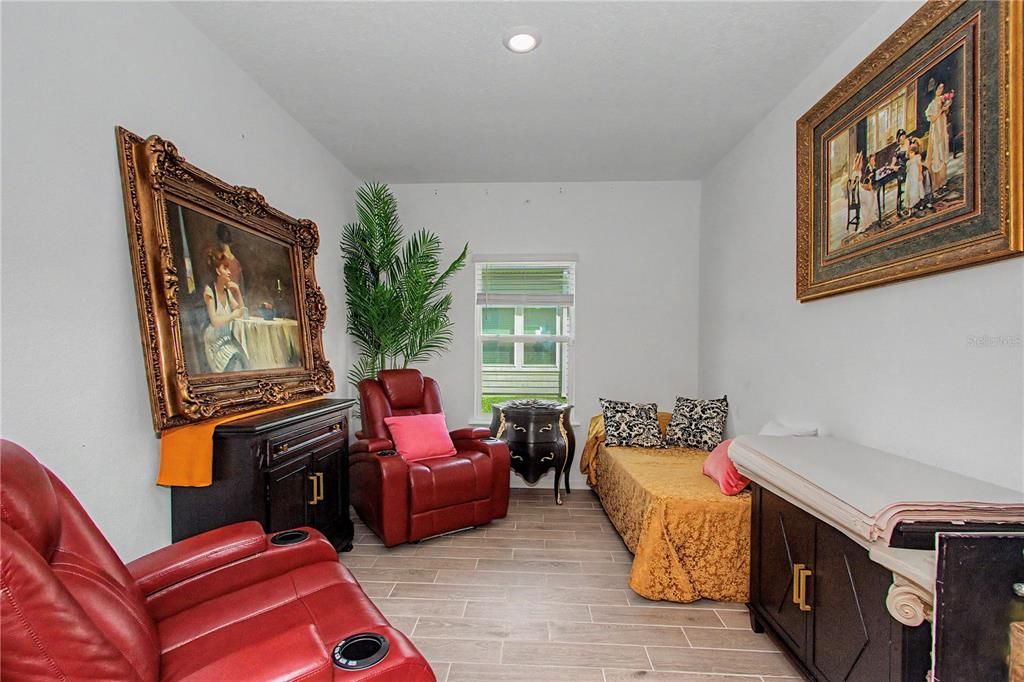 For Sale: $315,000 (4 beds, 3 baths, 2039 Square Feet)