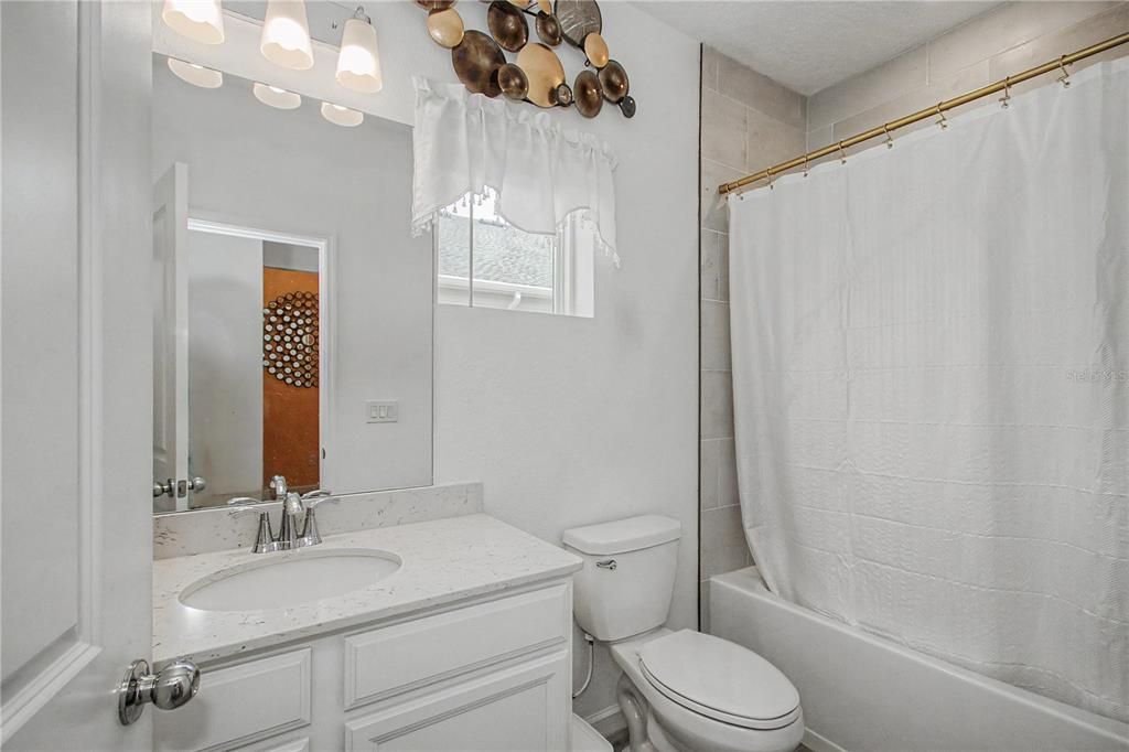 For Sale: $315,000 (4 beds, 3 baths, 2039 Square Feet)