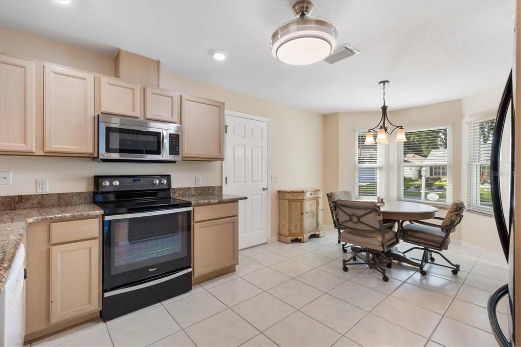 For Sale: $350,000 (3 beds, 2 baths, 1452 Square Feet)