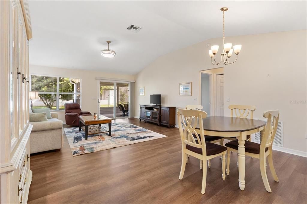 For Sale: $350,000 (3 beds, 2 baths, 1452 Square Feet)