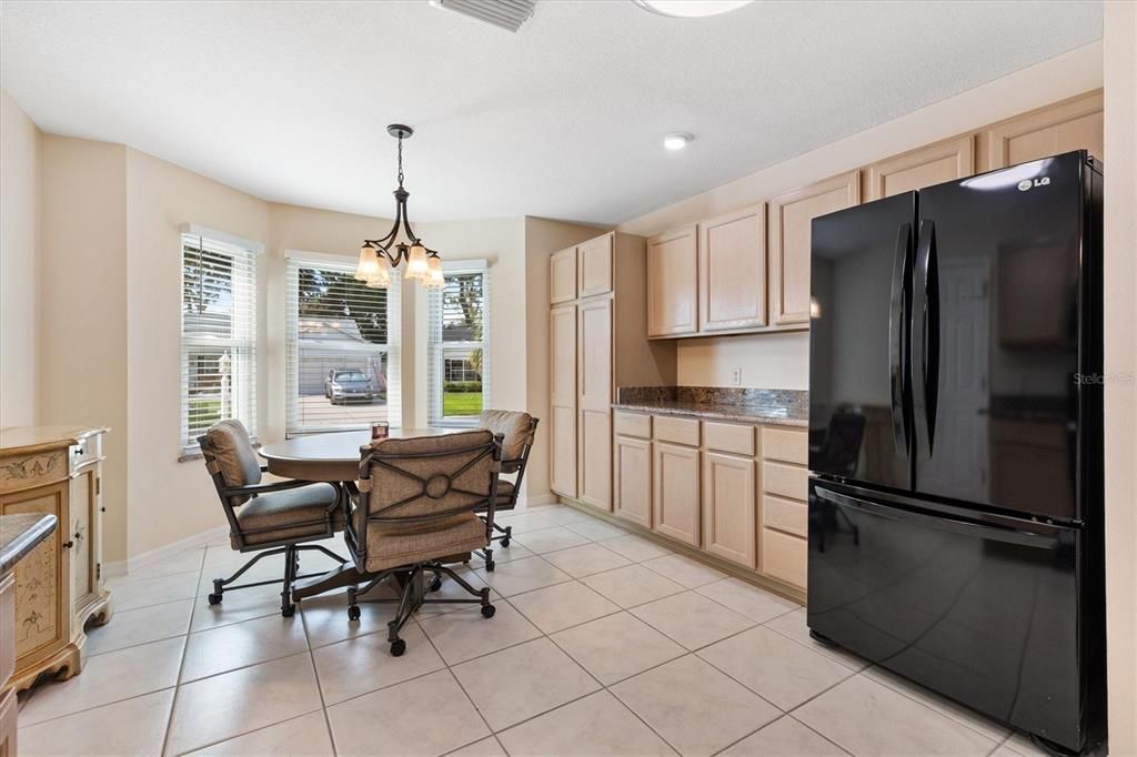 For Sale: $350,000 (3 beds, 2 baths, 1452 Square Feet)