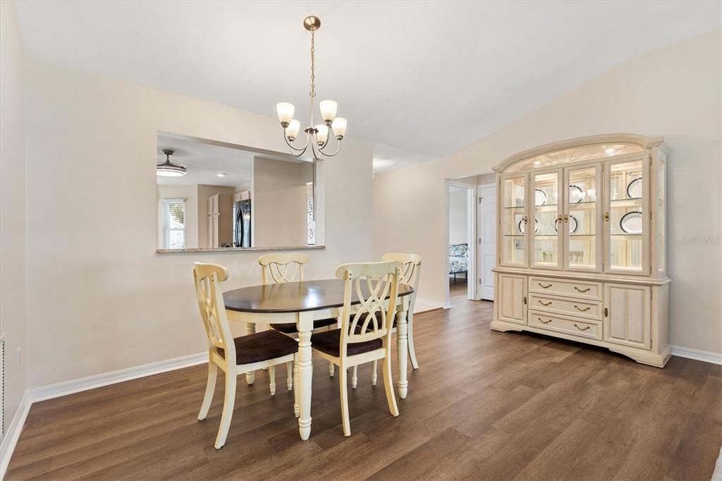For Sale: $350,000 (3 beds, 2 baths, 1452 Square Feet)