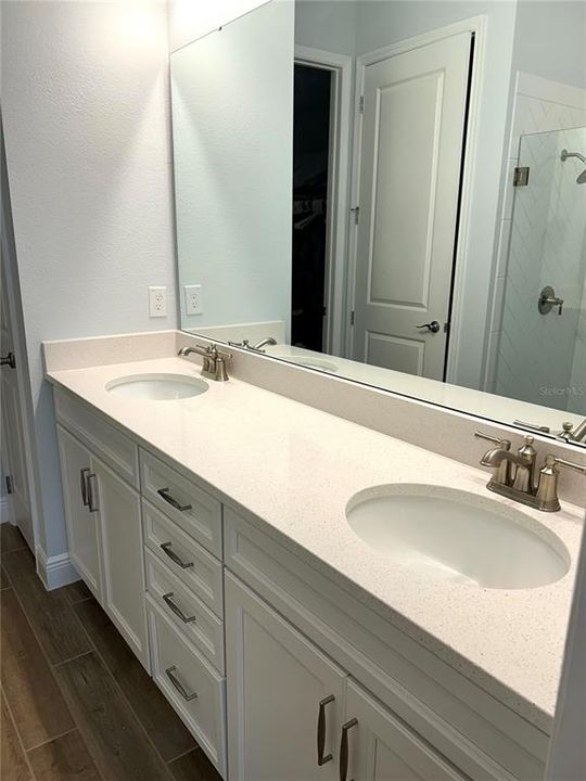 For Sale: $355,000 (2 beds, 2 baths, 1557 Square Feet)