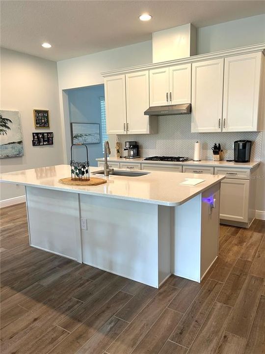 For Sale: $355,000 (2 beds, 2 baths, 1557 Square Feet)