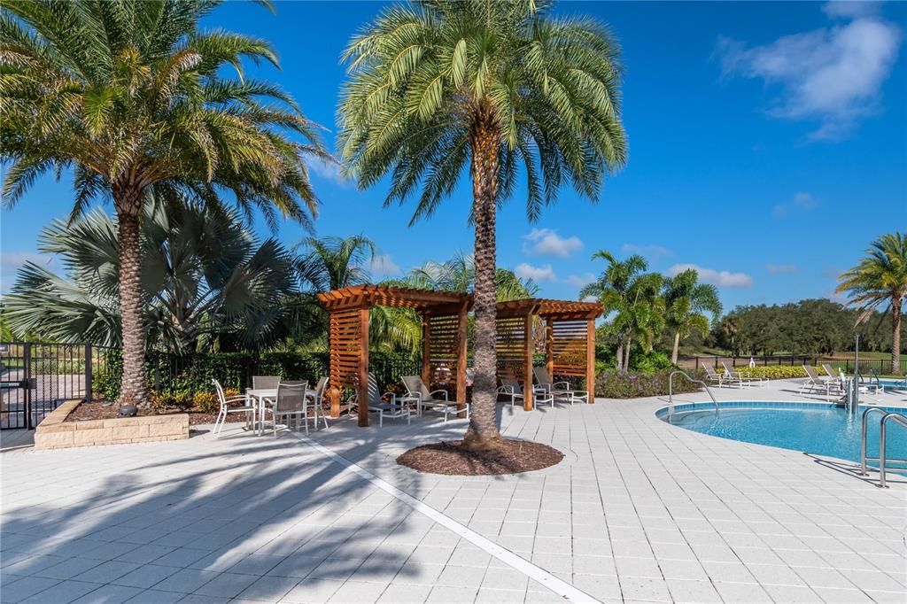 For Sale: $355,000 (2 beds, 2 baths, 1557 Square Feet)