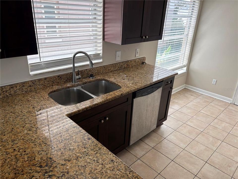 For Rent: $2,195 (3 beds, 2 baths, 1256 Square Feet)