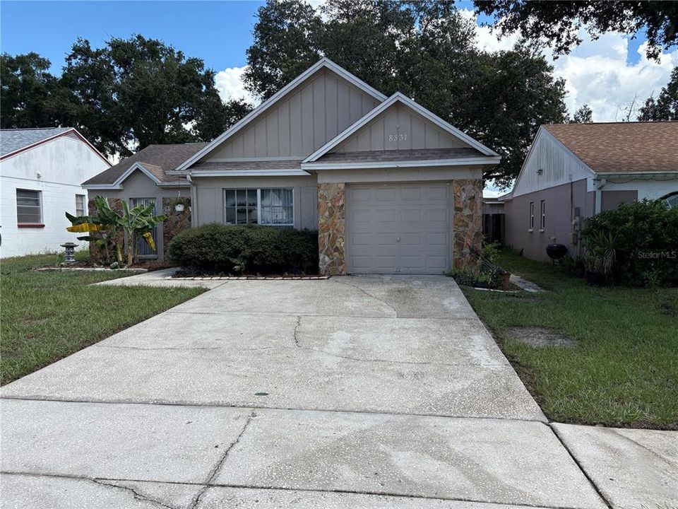 For Rent: $2,195 (3 beds, 2 baths, 1256 Square Feet)