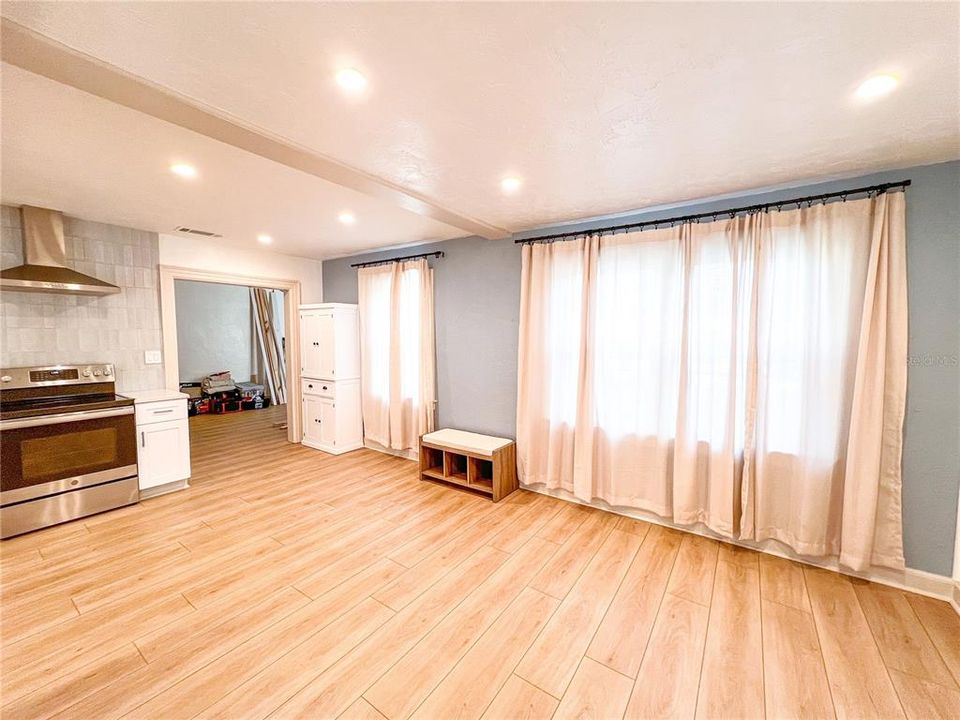 For Rent: $2,125 (4 beds, 2 baths, 2333 Square Feet)