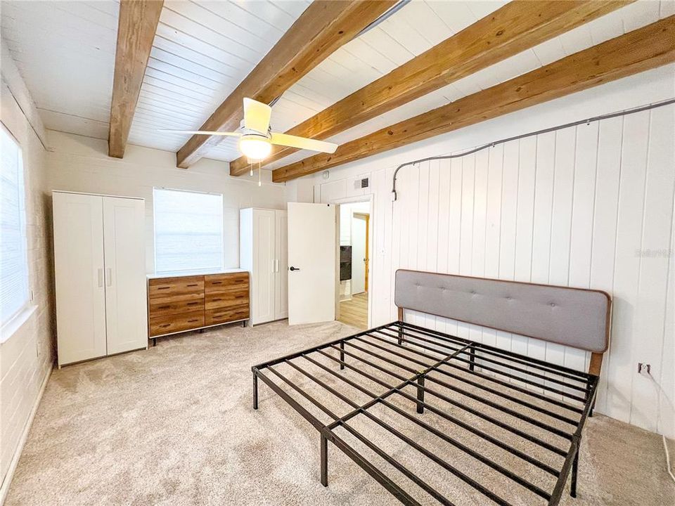 For Rent: $2,125 (4 beds, 2 baths, 2333 Square Feet)