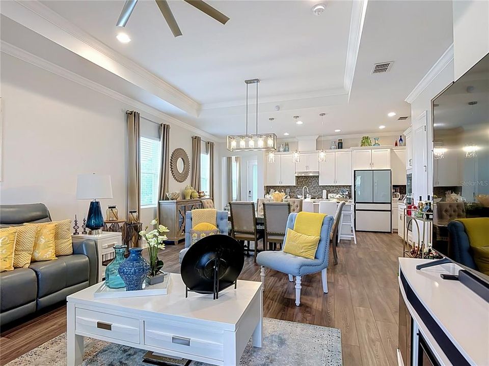 For Sale: $349,500 (2 beds, 2 baths, 1437 Square Feet)