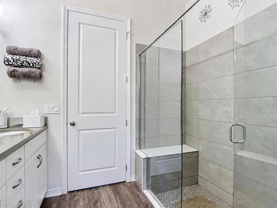 For Sale: $349,500 (2 beds, 2 baths, 1437 Square Feet)